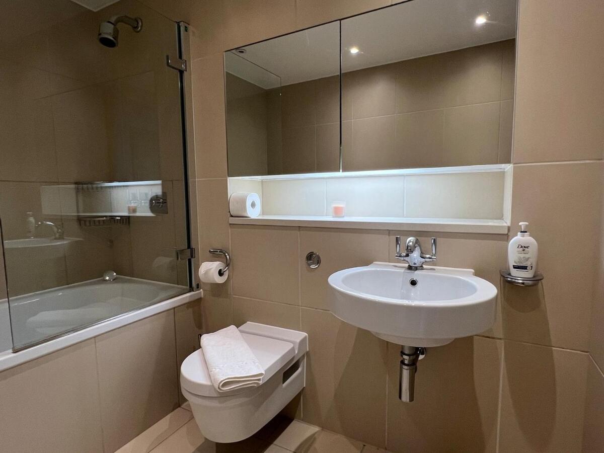 Apartment 1 Bed By The Battersea Power London